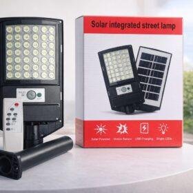 Saulės energija įkraunama LED gatvės lempa su judesio davikliu.